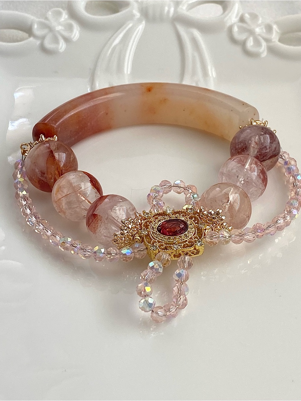 B194-Jade And Red Flower Quartz Bead Stretchable Half Bangle